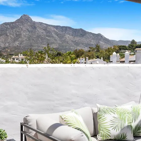 Stylish Townhouse In Puerto Banus, Holiday home Marbella