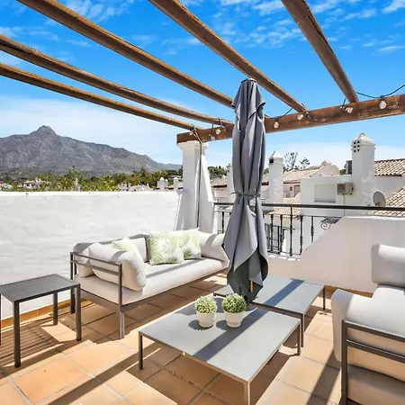 Stylish Townhouse In Puerto Banus, Holiday home *