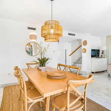 Stylish Townhouse In Puerto Banus, Holiday home Marbella